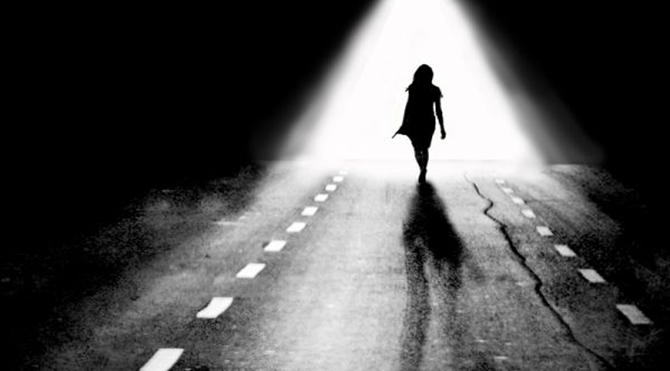 Bir Kadının çığlıklarından, Kavgalarından korkmamak gerekir, çünkü Kadının gidişi Sessiz ve Asildir.